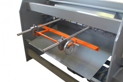 Гильотина электромеханическая ETG 3030E