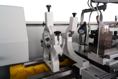 Станок токарно-винторезный ZM 50200 DRO RFS