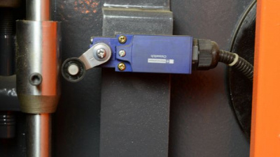 Листогибочный пресс c ЧПУ Metal Master HPJ 2040