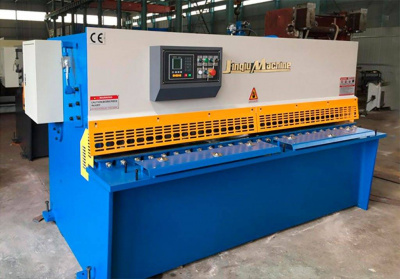 Гидравлическая гильотина с поворотной балкой Metalmaster HCQ 2580