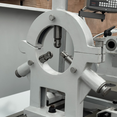 Универсальный токарный станок с УЦИ SPV-1500/500