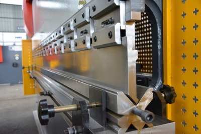 Гидравлический вертикально гибочный пресс MetalMaster HPJ 2040