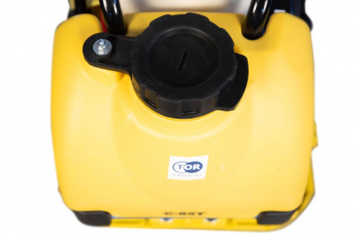 Виброплита TOR C-85T(R) 90 кг, 13,5кН (Loncin) бак, коврик, колесный комплект