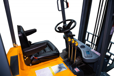 Погрузчик электрический трехопорный XILIN 1,5 т 3,5 м CPD15S-E сайдшифт