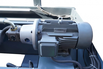 Гидравлическая гильотина MetalMaster HCJ 3280 E